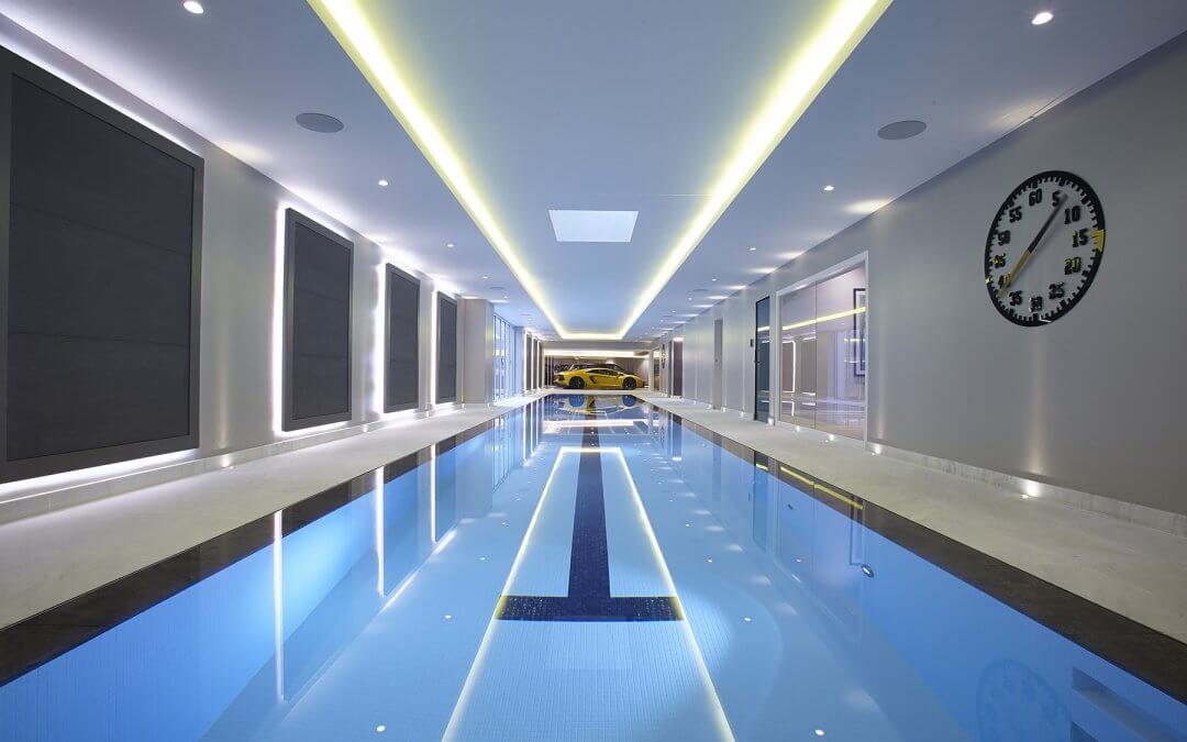 Striking deck-level swimming pool in Northwood, London