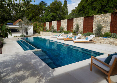 Distinctive-infinity-pool-design-in-Surrey-3