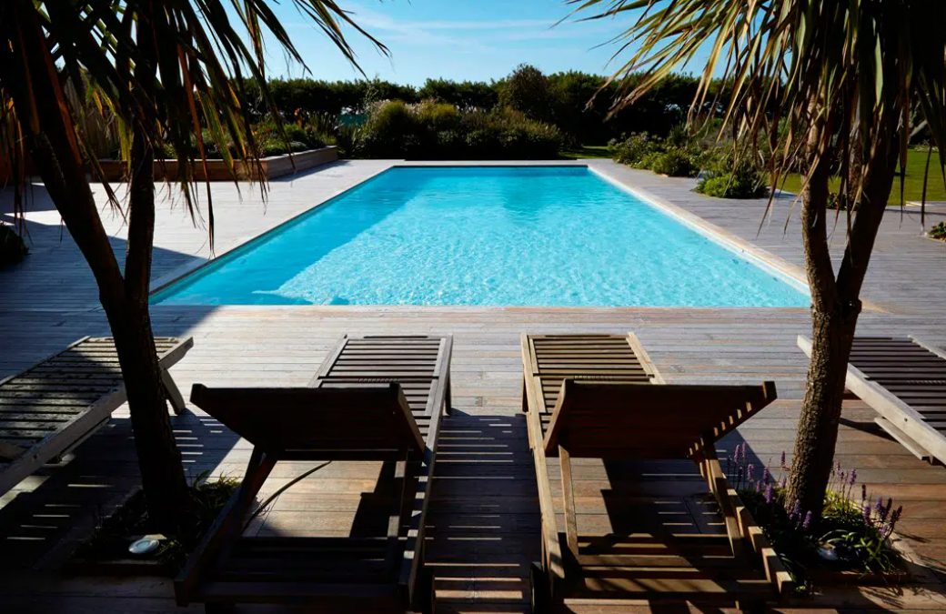 A Guide to Preparing Your Outdoor Swimming Pool for the Spring