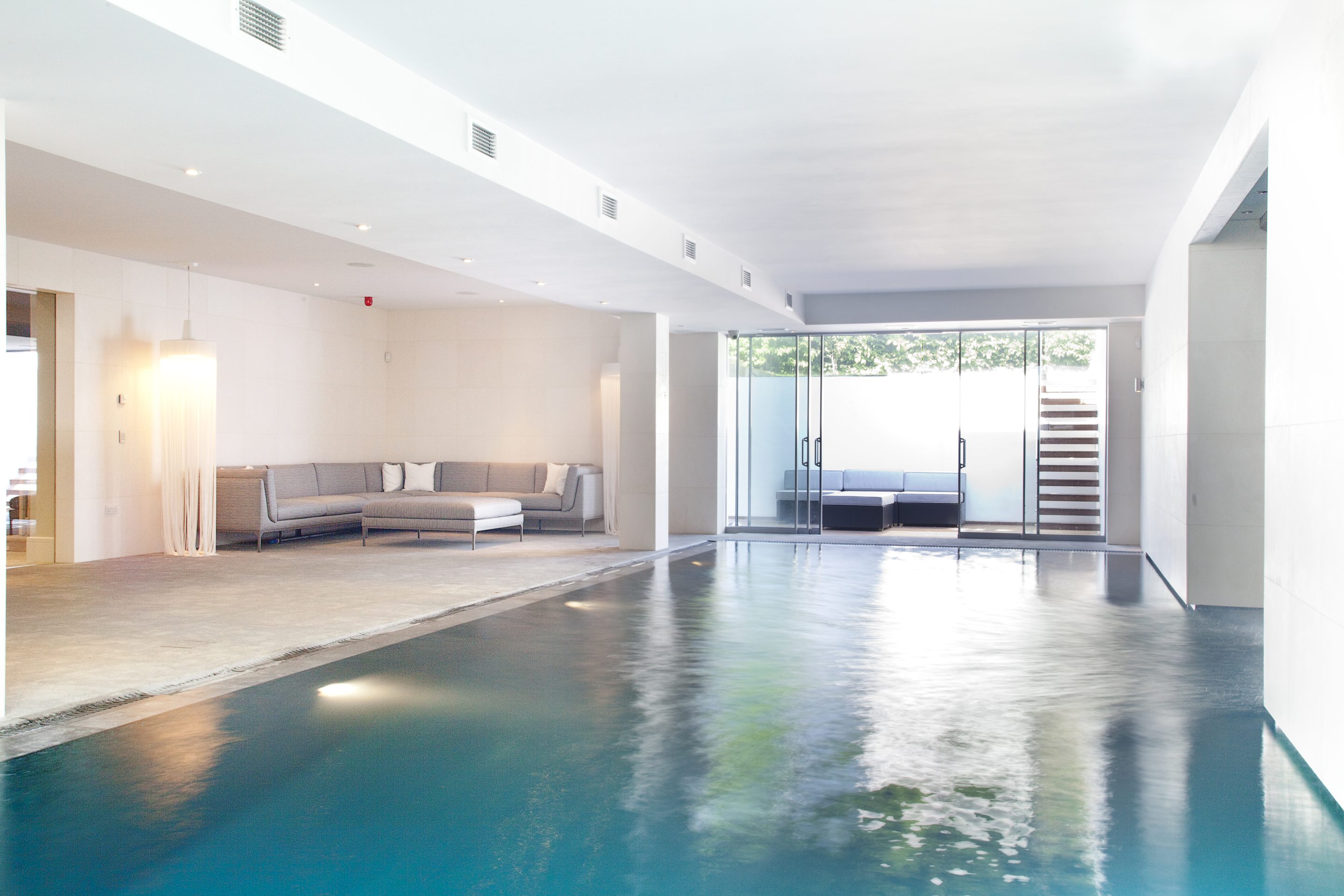 Below ground swimming pool Indoor moving swimming pool closed
