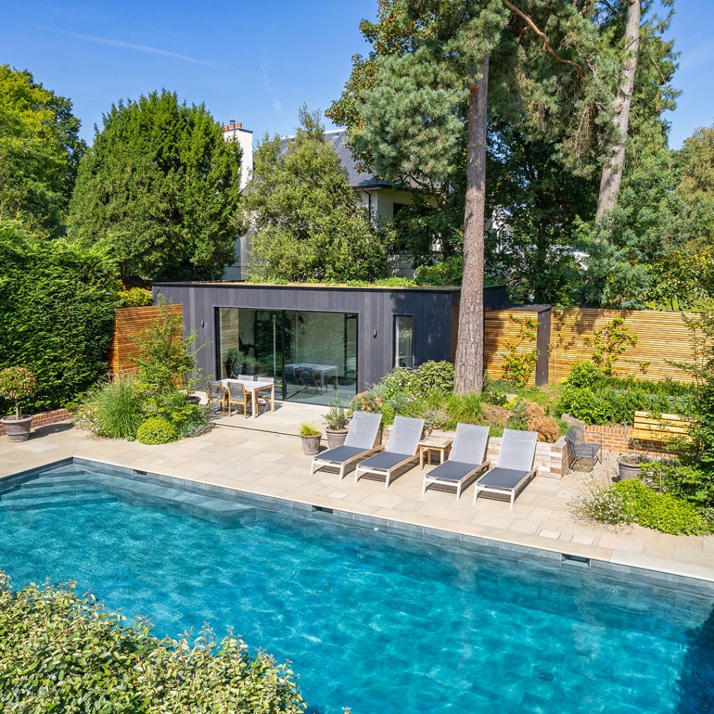 outdoor swimming pool construction