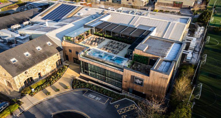 Woodland spa rooftop pool with infinity edge 1